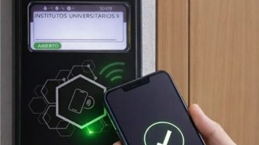 Vídeo creado por IA del sistema inteligente de control de acceso diseñado por investigadores de la UA.