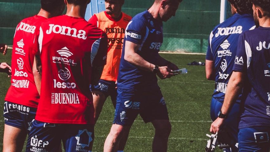Curro Torres dirigió su primer entrenamiento con el Real Murcia