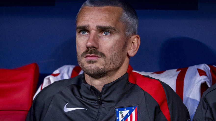 Antoine Griezmann, en el banquillo durante el partido entre el Atlético y el Brujas.