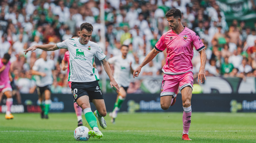 iñigo vicente contra el castellon en el sardinero