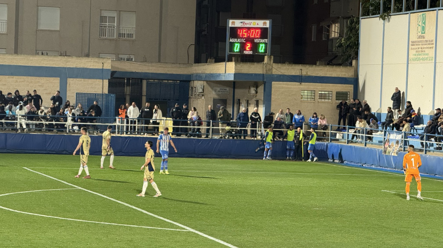 El marcador del Rubial no reflejó ningún gol tras los 90 minutos en el partido entre Águilas FC y Recreativo de Huelva