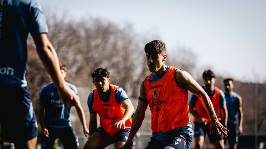 Futbolistas de la Real Sociedad ejercitándose en Zubieta