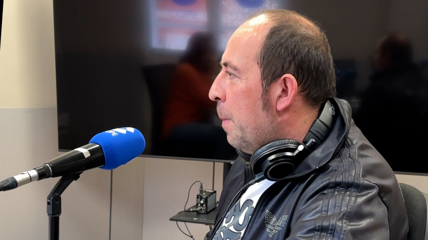 Alfredo lleva 20 años encadenando contratos temporales