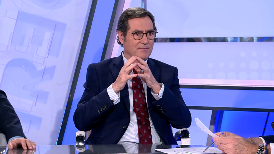 Antonio Garamendi, presidente de la CEOE: "El dinero tenía que estar en el bolsillo de los trabajadores, pero se lo está quedando el Estado vía impuestos y cotizaciones"