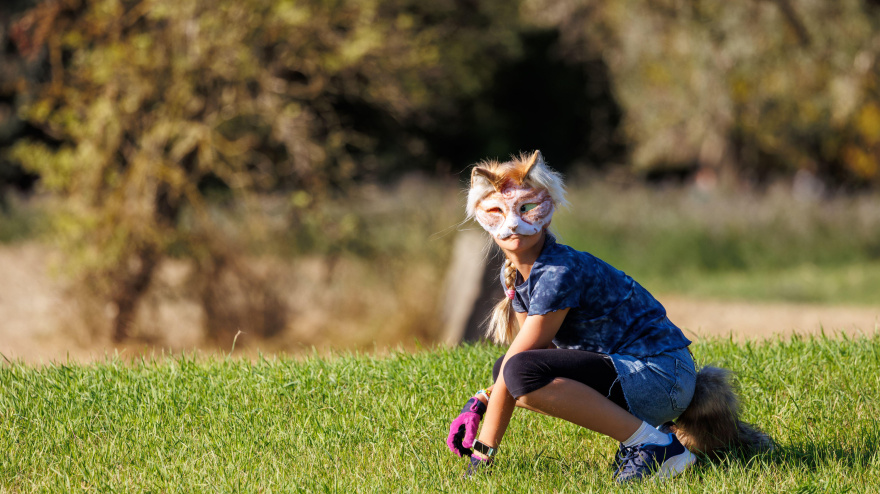Imagen de recurso de una niña therian