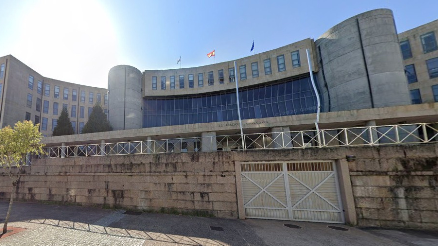 Fachada del edificio principal de los juzgados de Santiago