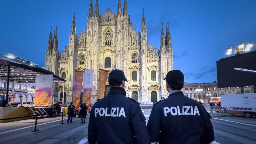 Agentes de la Policía italiana en Milán