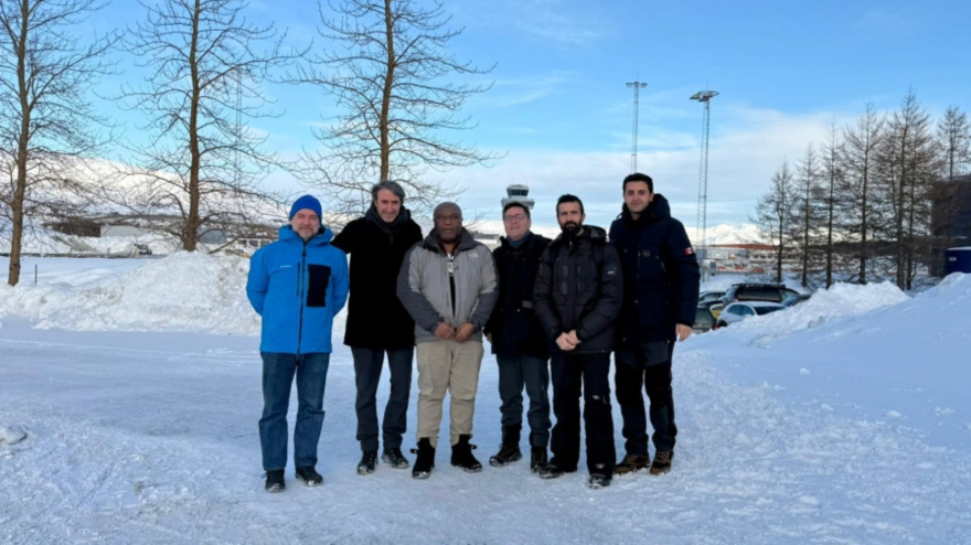 Los investigadores Pablo Morello e Hristofor Miho junto a miembros del COI y de la FAO durante el viaje