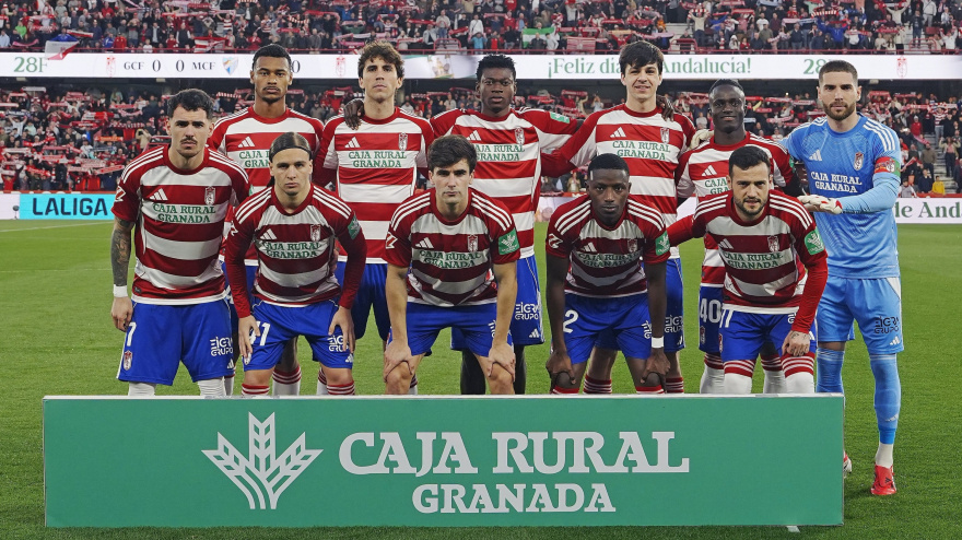 Equipo inicial del Granada frente al Málaga