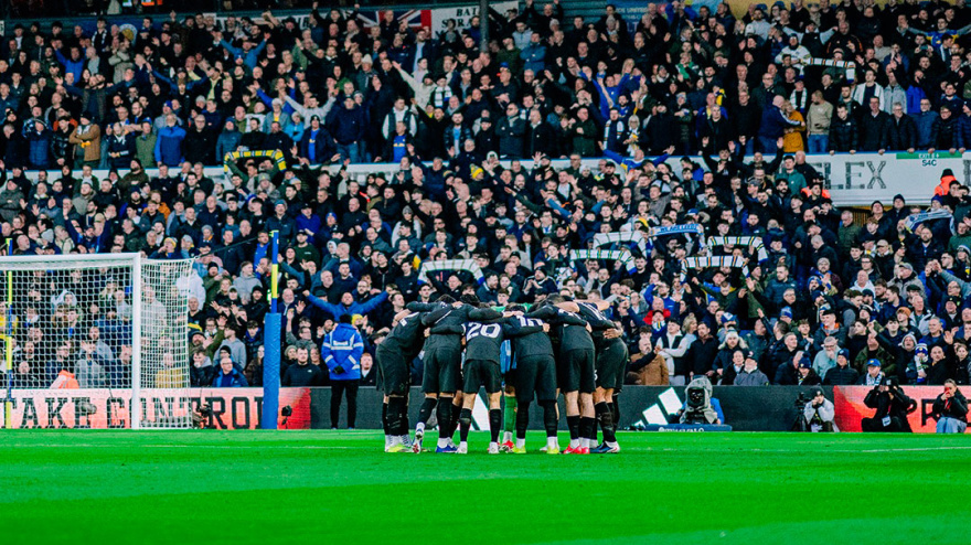 Los jugadores del City antes del partido del Leeds