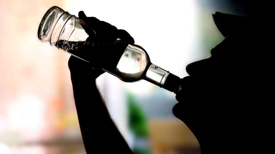 Alcohólicos Anónimos en Cantabria ayuda de forma desinteresada a los que sufren esta adicción