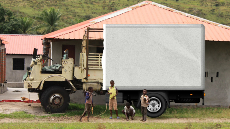 Camión de transporte de insumos y personas desde la capital Kinshasa hasta Matari