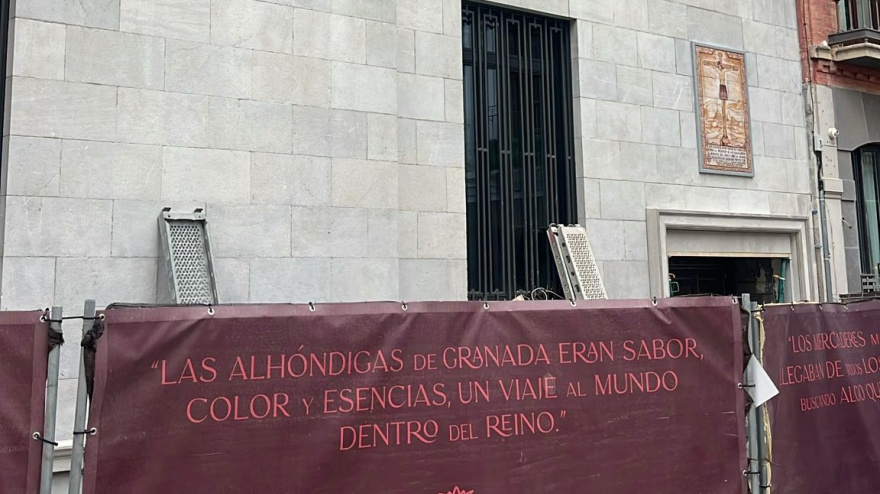 Retablo Cerámico dedicado al Cristo de San Agustín