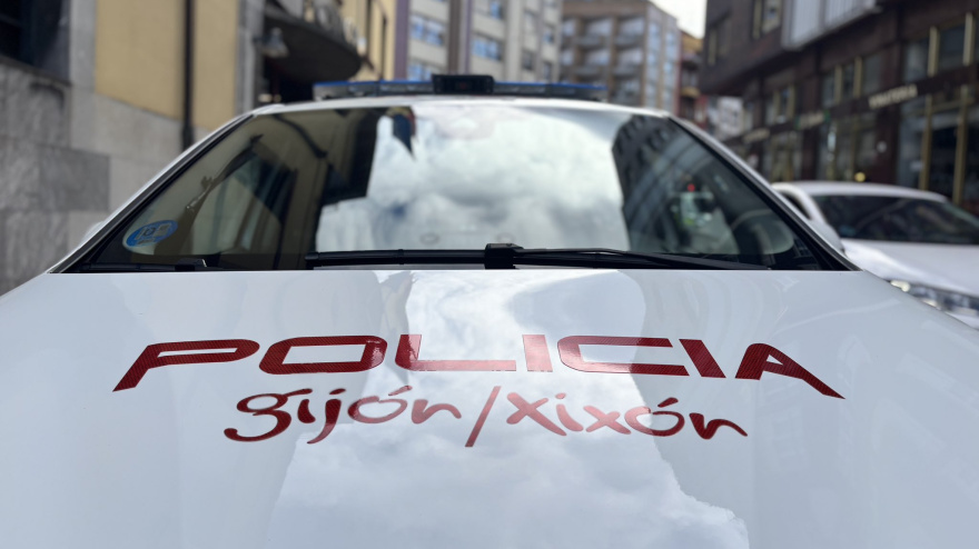 Coche de la Policía Local de Gijón