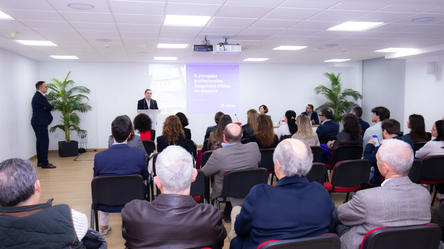 Vithas celebra las II Jornadas de profesionales en la sede del Colegio Oficial de Médicos de Alicante.