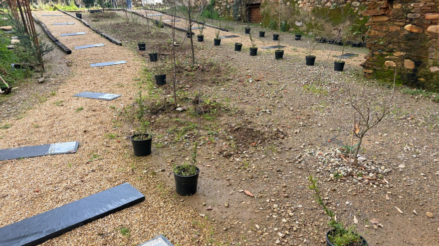 El Jardín Romántico del Bierzo (León) renace con cien nuevas plantas y un renovado Sendero de la Vida