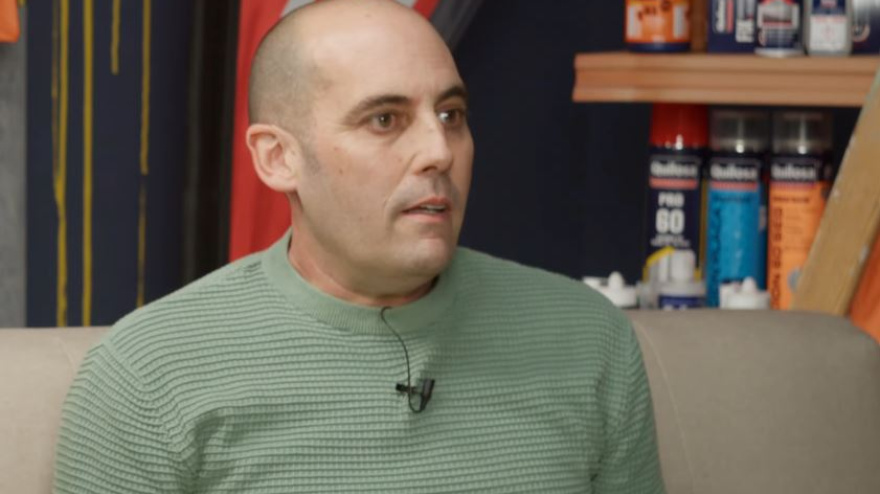 Javier Zambrana, carpintero