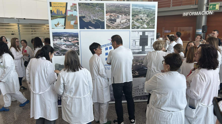 Cubo con imágenes de los 50 años del Arquitecto Marcide