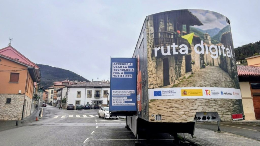 Aula móvil de la Cámara de Comercio de Oviedo