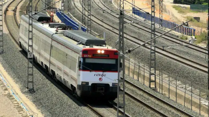 Tren de la línea C-2 de Cercanías Valencia