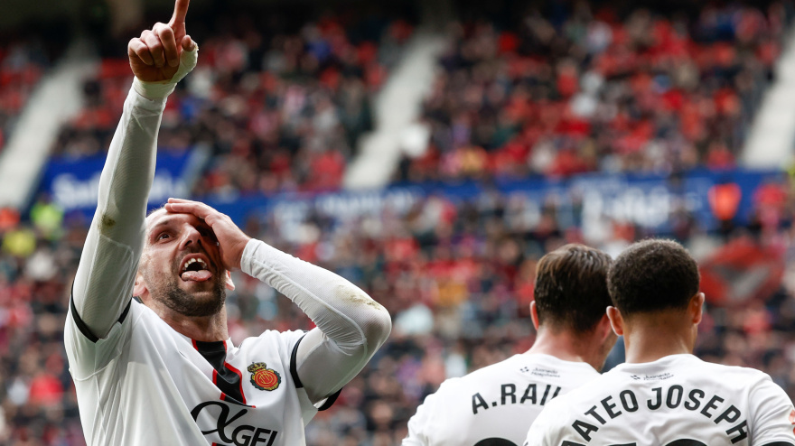 Muriqi celebra su gol, en el Osasuna - Mallorca