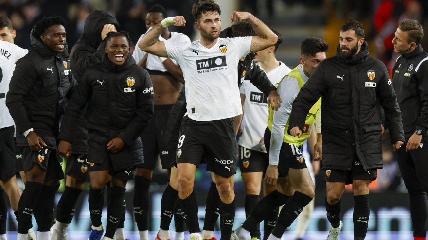 Hugo Duro desató la locura con el tercer gol