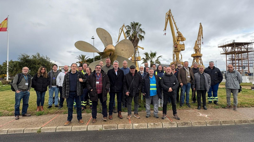 09/03/2026 Foto conjunta de los tres comités de empresa de Navantia en la Bahía de CádizPOLITICA COMITÉ EMPRESA DE NAVANTIA CÁDIZ
