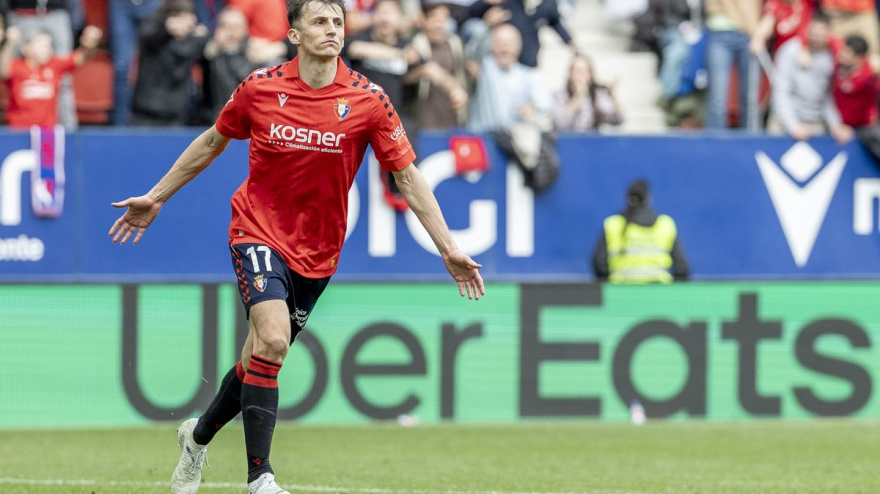 Ante Budimir en El Sadar, celebra un gol de Osasuna