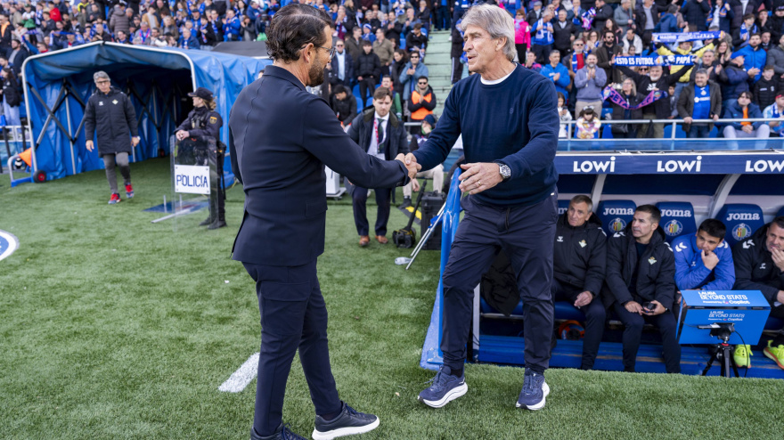 March 8, 2026, Getafe, Madrid, Spain: Manuel Pellegrini (R), head coach of Real Betis Balompie, greets Jose Bordalas (L), Head Coach of Getafe CF, prior to the LaLiga EA Sports football match between Getafe CF v Real Betis Balompie at Estadio Coliseum on March 08, 2026 in Madrid, Spain. (Credit Image: © Alberto Gardin/ZUMA Press Wire)