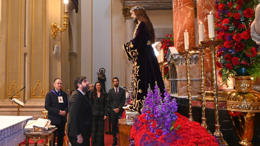 López Miras en el besapié