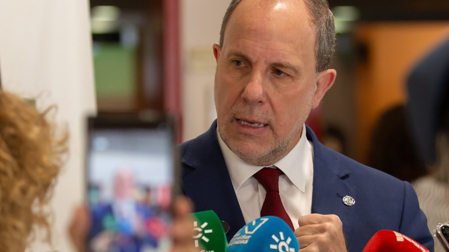 El rector de la UJA desmiente a la Junta y revela un déficit millonario