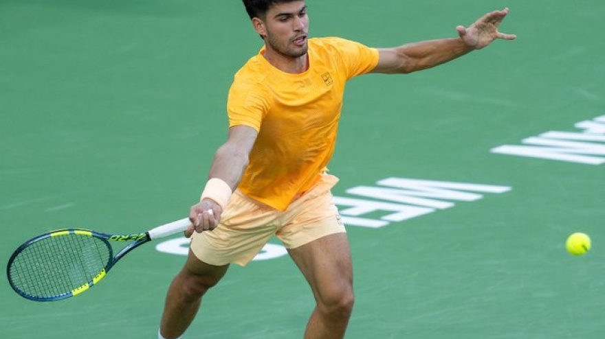 Alcaraz alcanza los octavos de final en Indian Wells