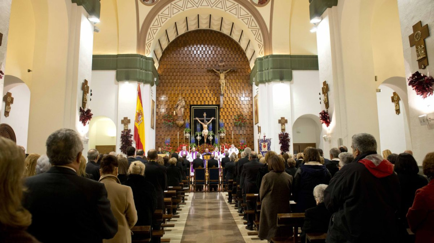 Una antigua edición de la misa solemne