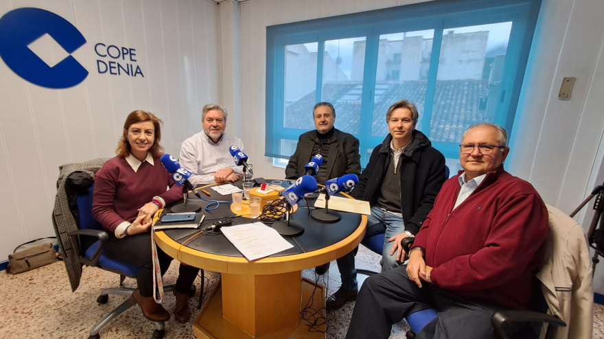 Representantes políticos ponen sobre la mesa la problemática de las viviendas turísticas en Dénia