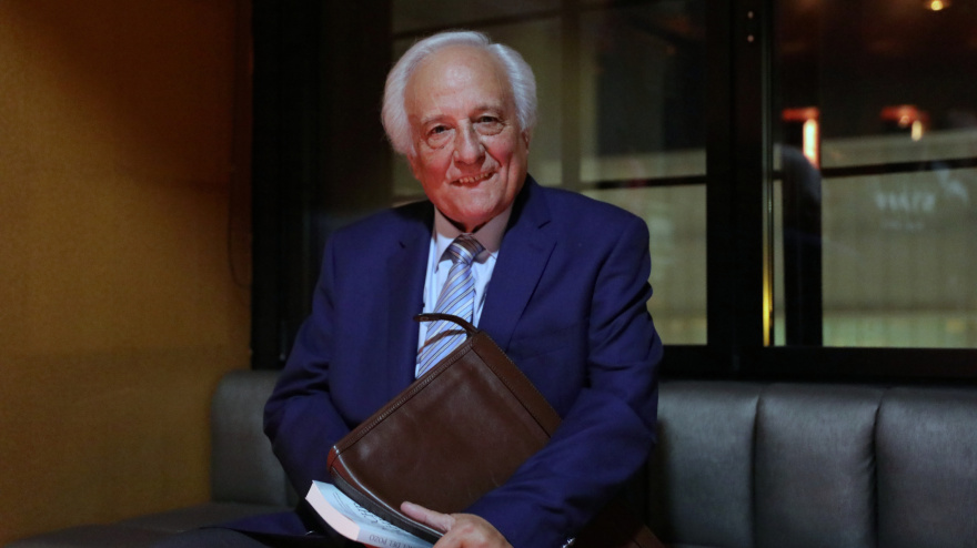 (Foto de ARCHIVO)El periodista y escritor Raúl del Pozo presenta la reedición de su libro "Noche de tahúres" en el teatro Barceló de Madrid (España) el 11 de noviembre de 2019.Jesús Hellín / Europa Press11/11/2019