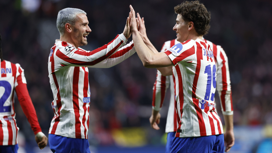 Griezmann y Julián Álvarez celebran en el Atleti - Tottenham de Champions