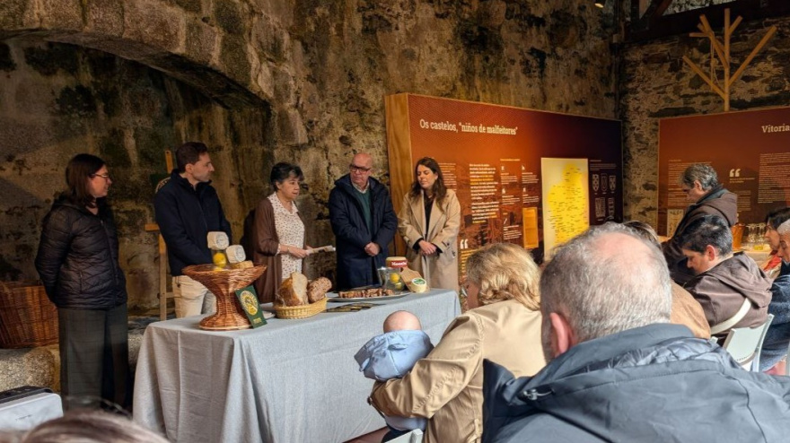 Un momento de la presentación este martes en el Castillo de Moeche