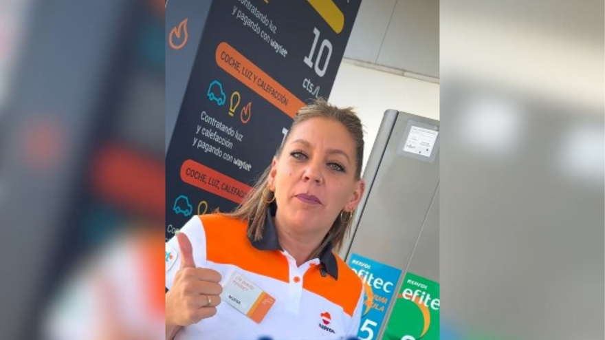 Nuria, gasolinera de @grupogarciacamacho