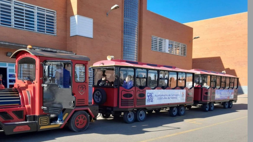 Tren del centro comercial abierto