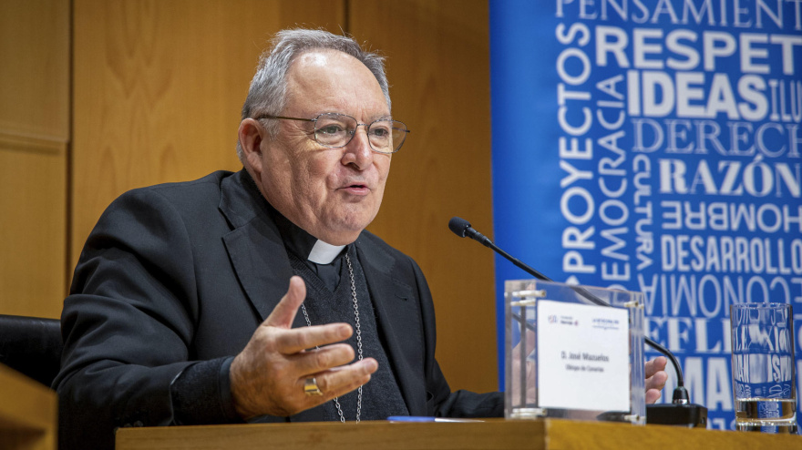 LOGROÑO, 11/03/2026.- El obispo de Canarias, José Mazuelos Pérez, imparte la charla 'Migraciones. ¿Un problema o una oportunidad?', dentro del ciclo 'Bitácora XXI' este miércoles en Logroño. EFE/Raquel Manzanares