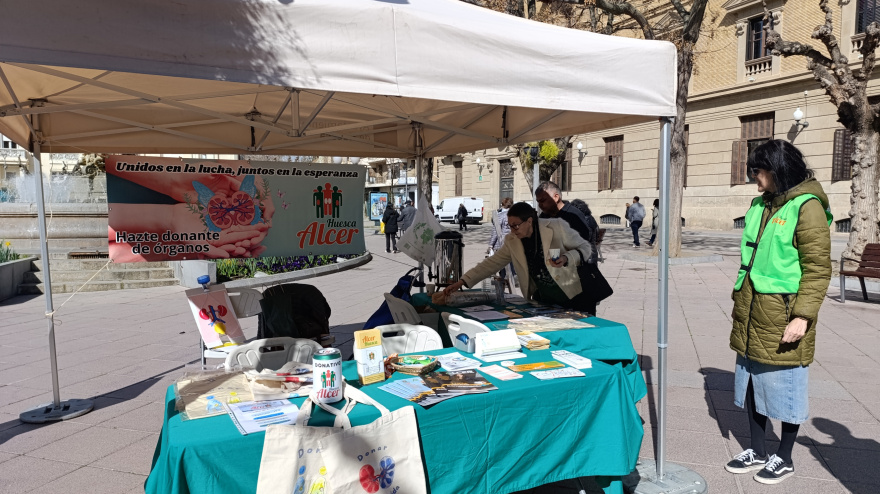 Mesa informativa de ALCER Huesca