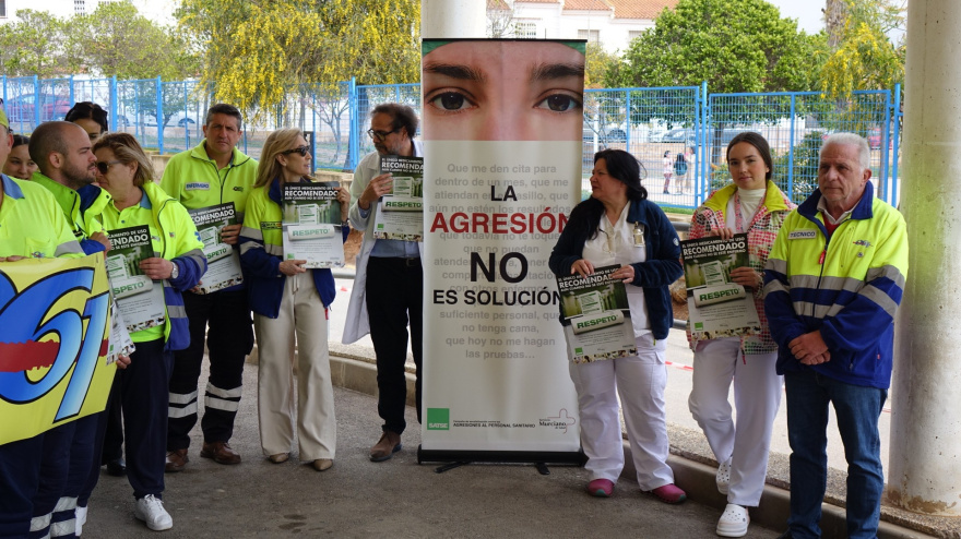 Personal sanitario en la manifestación de esta mañana en Águilas