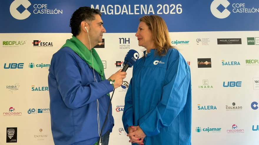 La alcaldesa de Castellón de la Plana, Begoña Carrasco, en la Bodegueta Magdalenera de la Cadena COPE