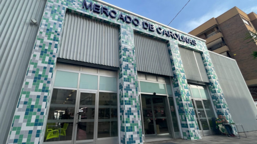 Fachada del mercado de Pla-Carolinas