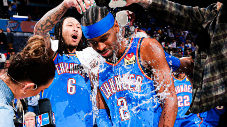 Shai Gilgeous-Alexander celebrando el nuevo récord