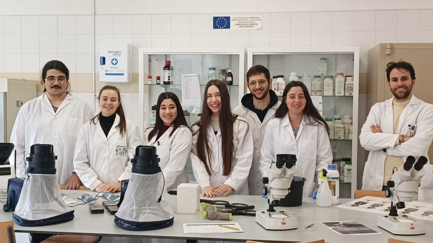 Alumnado y profesorado del CIFP A Carballeira de este proyecto premiado