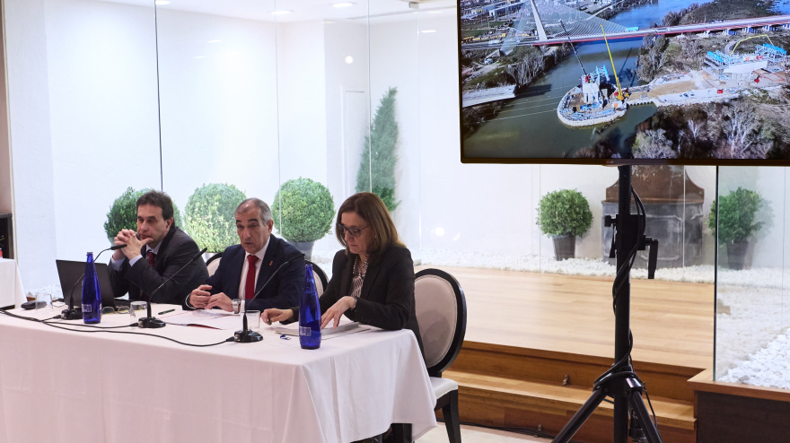El consejero de Cohesión Territorial, Óscar Chivite, participa en la jornada de presentación del estudio informativo complementario del Corredor Cantábrico-Mediterráneo de Alta Velocidad, a su paso por la Ribera. IÑIGO ALZUGARAY / GOBIERNO DE NAVARRA