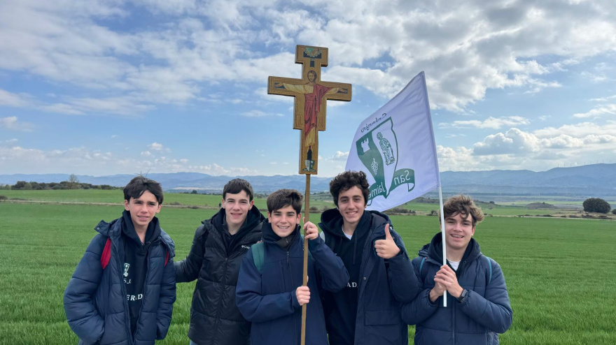 Alumnos del Colegio San Jaime durante una Javierada