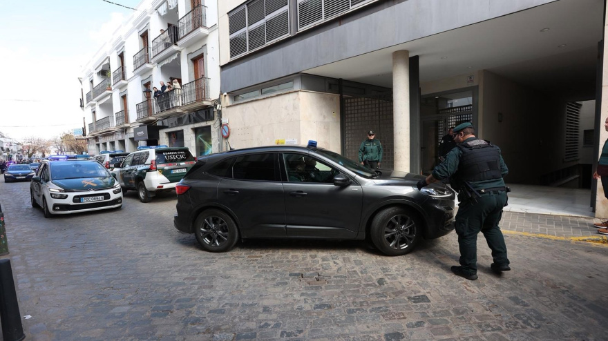 14/03/2026 Los detenidos por la muerte de Francisca Cadena llegan a los juzgados de Villafranca de los Barros para declarar.Los dos hermanos detenidos por la muerte de Francisca Cadenas en la localidad pacense de Hornachos en mayo de 2017 han llegado en la mañana de este sábado al Juzgado de Instancia de Villafranca de los Barros para declarar ante el juez, entre gritos de 'asesinos, asesinos'.SOCIEDAD ESPAÑA EUROPA EXTREMADURAJORGE ARMESTAR/ EUROPA PRESS