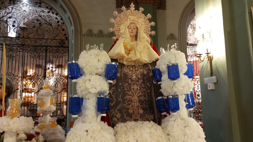 Los Querubines enamoran a Cartagena en su gran procesión de Semana Santa